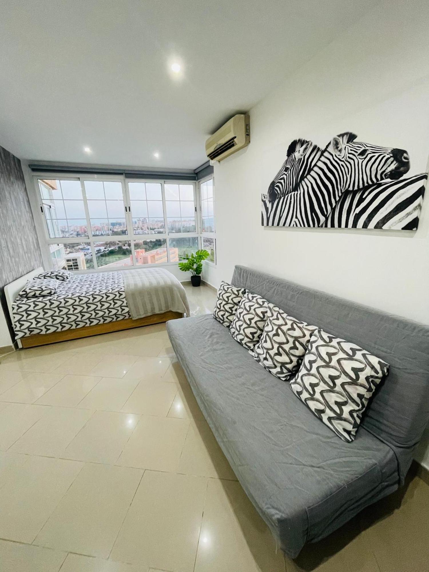 Precioso apartamento moderno y con piscina Torremolinos Bagian luar foto